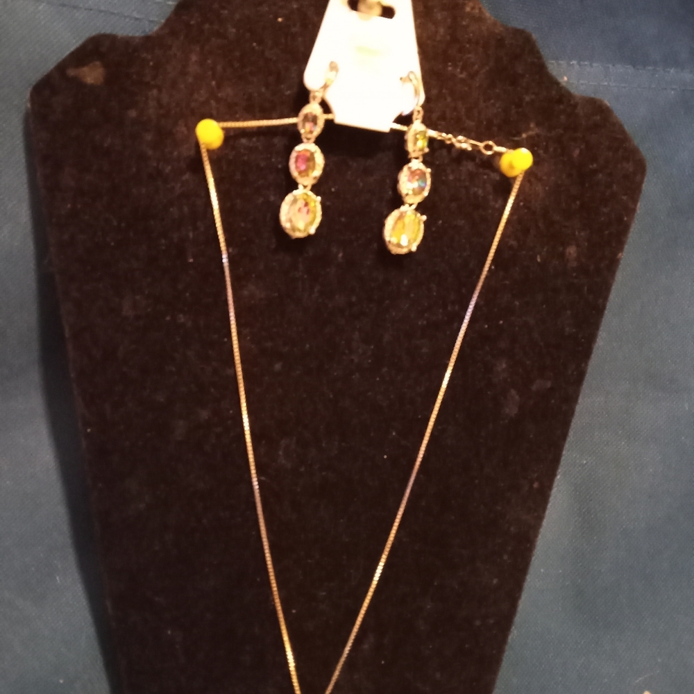 Jewelry - Picture 5 of 16